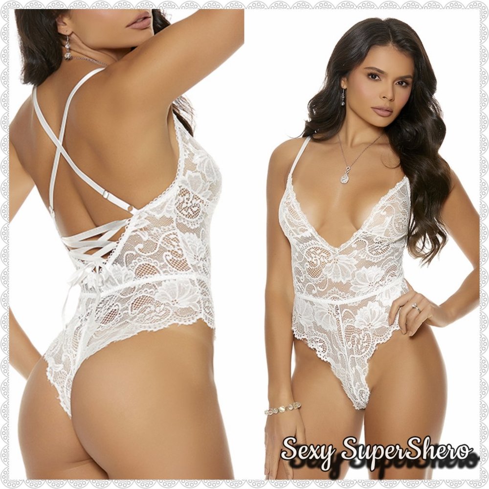 🆕🤍❄️"Wynter" White Scalloped Lingerie Teddy with Lace up back detai